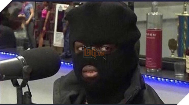 
Đây là bạn sau khi mua iPhone X và ngủ cạnh bạn gái.
