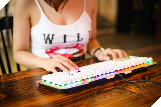 Các loại bàn phím cơ 'đổi màu' cực đẹp giá lại rẻ cho game thủ Việt lựa chọn
