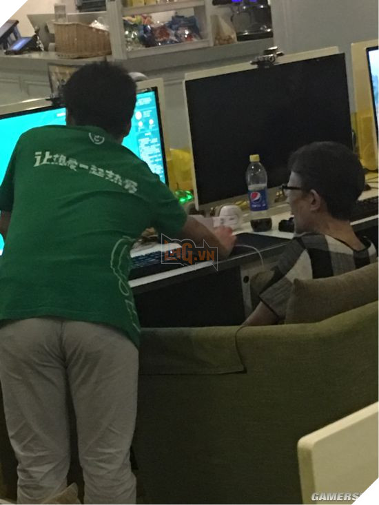 
Bà thường được nhân viên quán ưu đãi khá nhiệt tình
