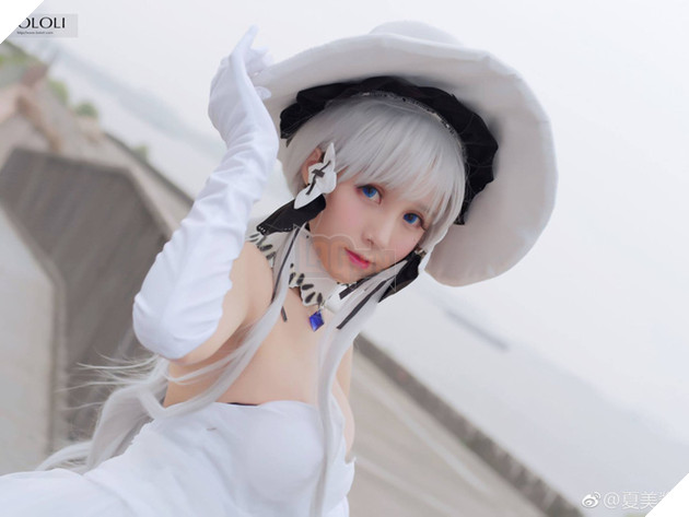 Bộ ảnh cosplay gợi cảm về cô nàng tóc bạch kim Emilia trong Re:Zero