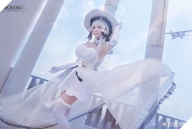 Bộ ảnh cosplay gợi cảm về cô nàng tóc bạch kim Emilia trong Re:Zero