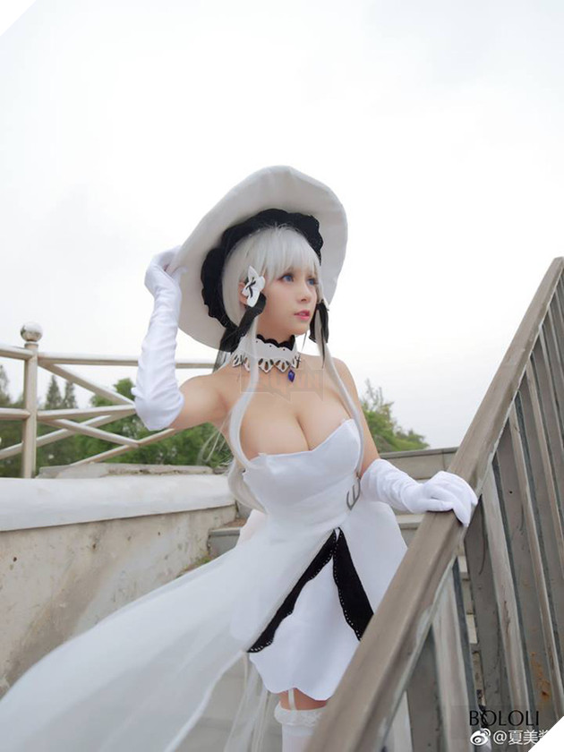 Bộ ảnh cosplay gợi cảm về cô nàng tóc bạch kim Emilia trong Re:Zero