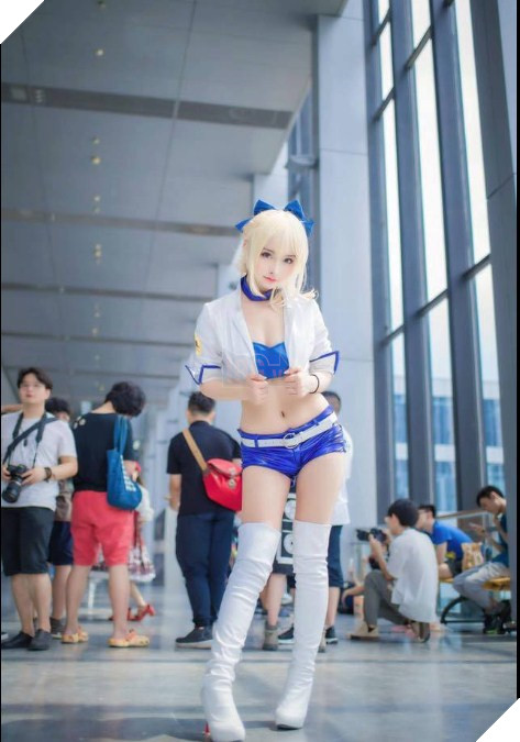 Bộ ảnh cosplay Saber sexy tinh khôi trong trang phục đua xe mới lạ 4