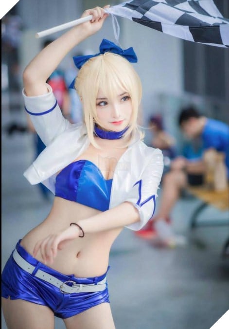 Bộ ảnh cosplay Saber sexy tinh khôi trong trang phục đua xe mới lạ 7