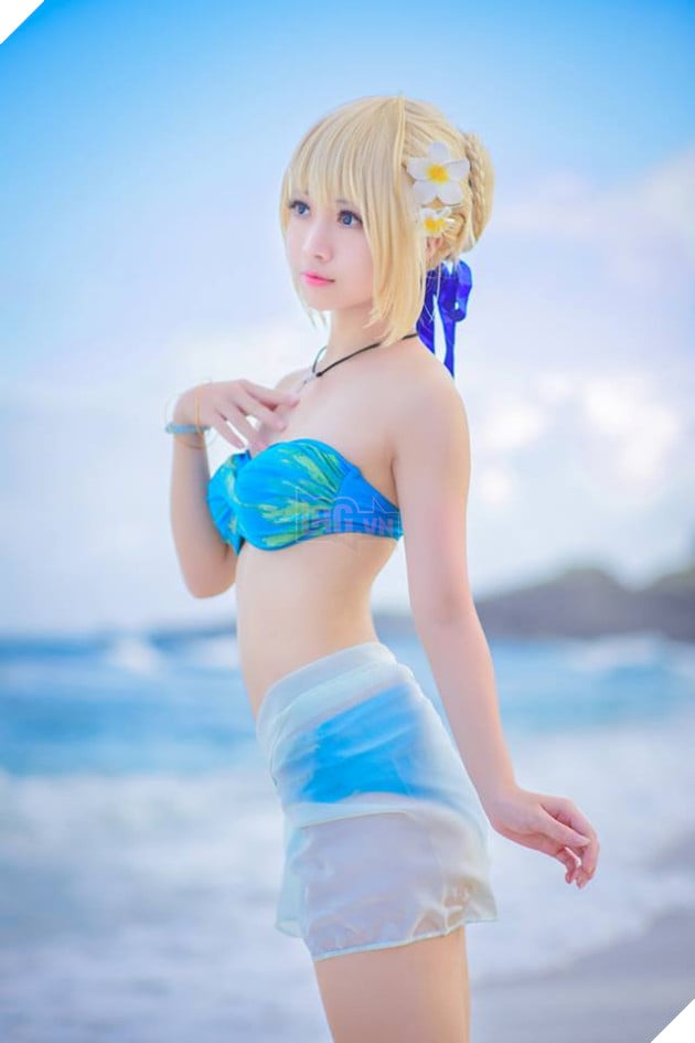 Tiếp tục ngất ngây với cosplay nàng Saber trong trang phục áo tắm