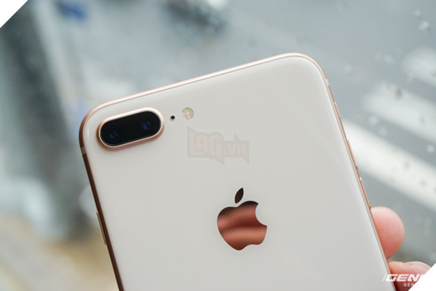 iPhone 8 Plus đầu tiên đã về Việt Nam: Vỏ kính, màu vàng mới rất yêu , giá 23 triệu đồng 3