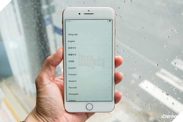 iPhone 8 Plus đầu tiên đã về Việt Nam: Vỏ kính, màu vàng mới rất yêu , giá 23 triệu đồng 6