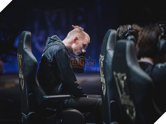 33792818353_252b47edcb_z