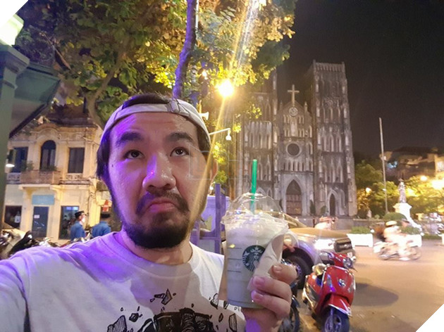 Phỏng vấn Toffie, chàng béo lông rậm cosplay nữ sinh Nhật: "Việt Nam thích lắm, không khí trong lành và con người thì tốt bụng"