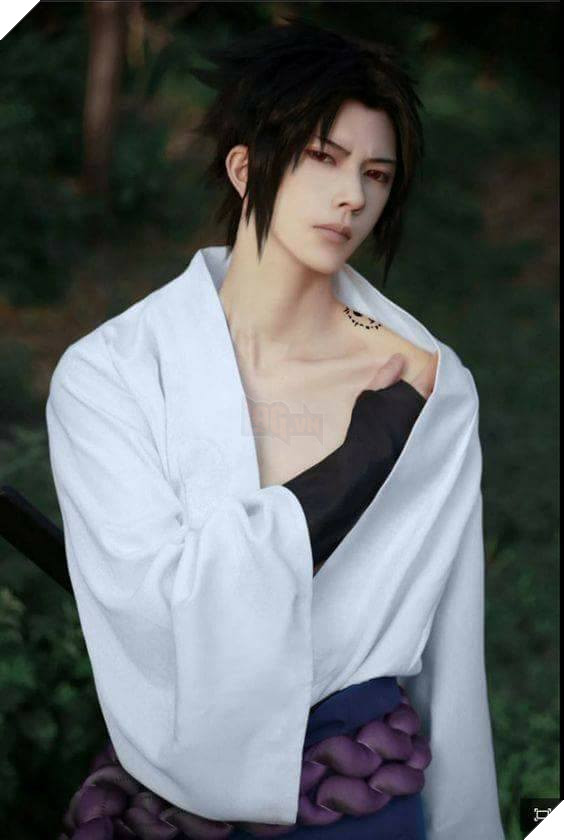 
Sao Sasuke lại “soái ca” ngời ngời thế này.
