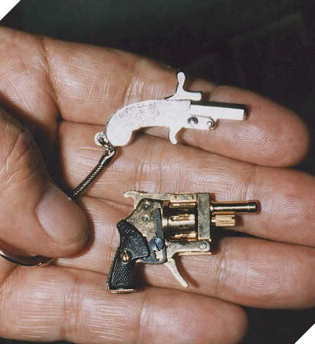 Những vũ khí chất chẳng kém Kingsman của các điệp viên thời xưa - Ảnh 7.