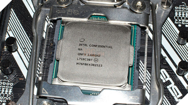 Intel Core i9 - 7980XE: Khủng thật mạnh thật nhưng đừng phí tiền mua để chơi game!