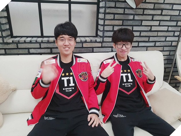 Lộ diện trang phục Faker và đồng đội SKT T1 mặc đi dự CKTG LMHT mùa 7