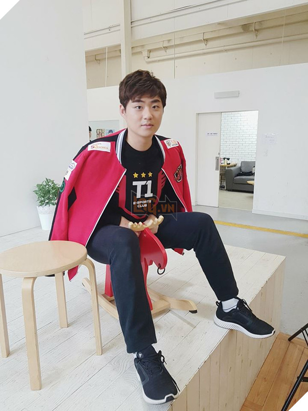 Lộ diện trang phục Faker và đồng đội SKT T1 mặc đi dự CKTG LMHT mùa 7