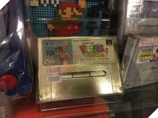 
Băng game Kunio-Kun’s Dodgeball dành cho máy chơi game Super Famicom (SNES) có giá khoảng 21,5 triệu đồng.
