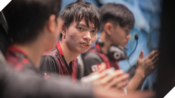 Trước thềm đại chiến YG vs WE: “Mùa giải thần kỳ” của Young Generation 4