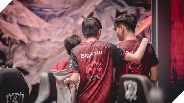 Trước thềm đại chiến YG vs WE: “Mùa giải thần kỳ” của Young Generation 10