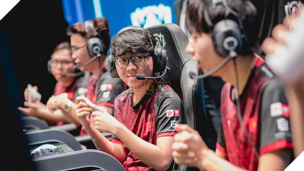 Trước thềm đại chiến YG vs WE: “Mùa giải thần kỳ” của Young Generation 7