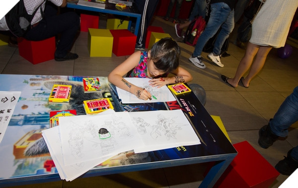 Khu vực tranh tô màu cho các bé thiếu nhi tham gia sự kiện