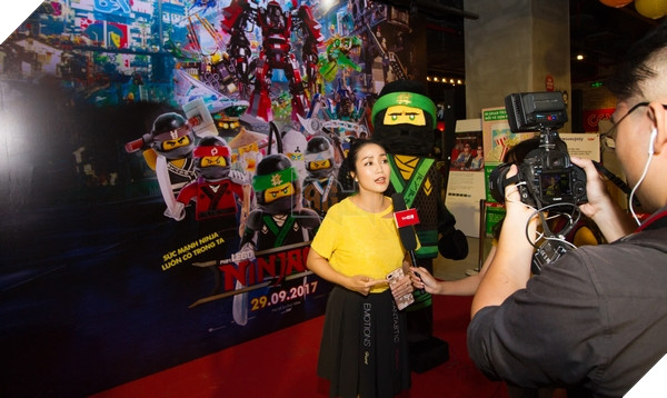 Nghệ sĩ Ốc Thanh Vân tham gia trả lời phỏng vấn