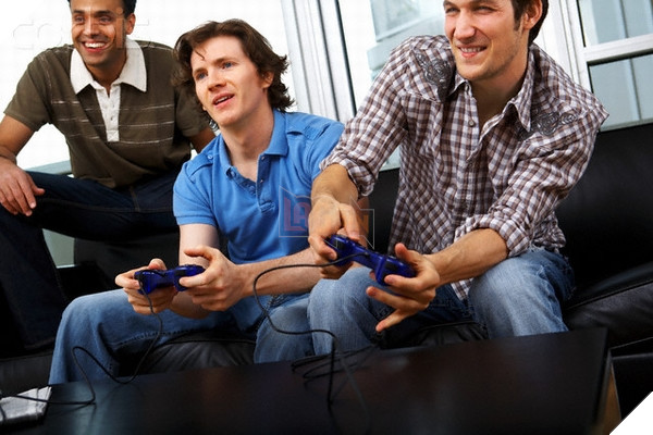 Niềm vui nhân đôi khi có thể chơi cùng bạn bè bất chấp nền tảng