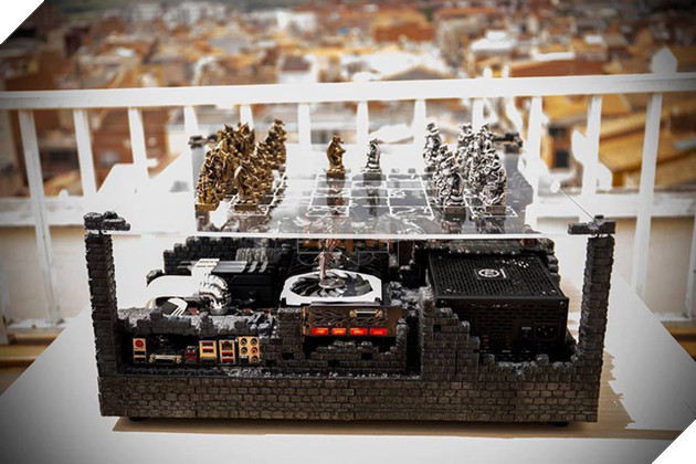 Bộ máy tính bàn cờ ma thuật chất đến từng mili-mét, không thể nào rời mắt nổi!