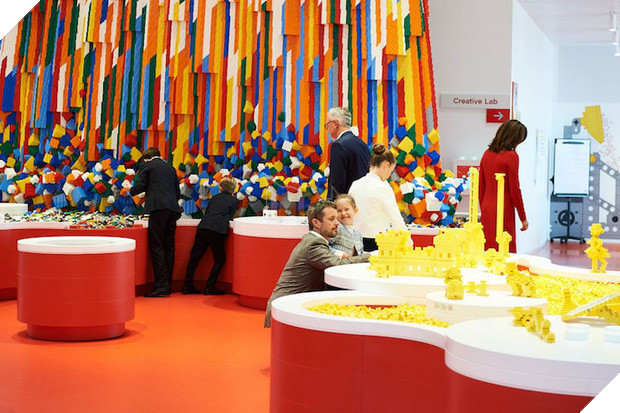 Ghé thăm căn nhà đồ chơi LEGO chóe lọe ngoài đời thực - Ảnh 13.