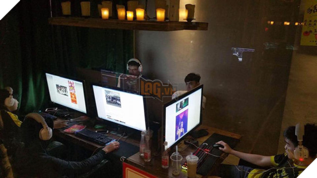 
GAM ra quán net ở Vũ Hán để tập luyện cho CKTG mùa 7
