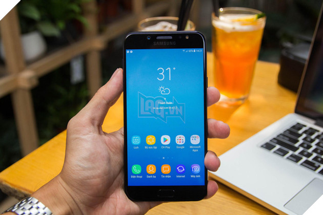 Dòng smartphone tầm trung đã có thêm một đại diện ưu tú - Samsung Galaxy J7+ 4