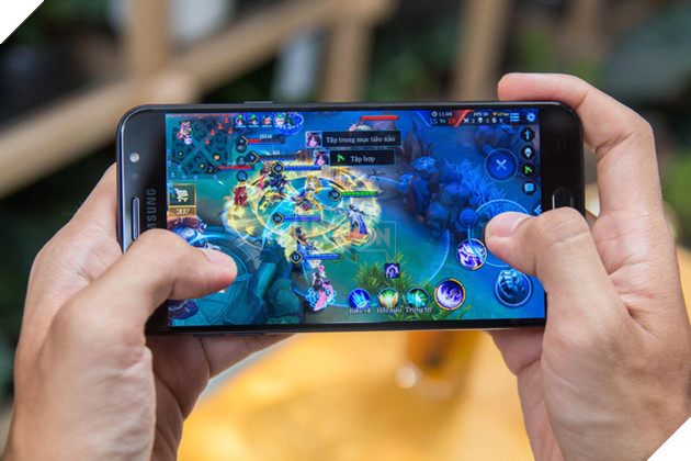 Dòng smartphone tầm trung đã có thêm một đại diện ưu tú - Samsung Galaxy J7+ 8