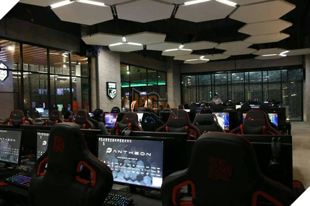 Choáng ngợp với quán net siêu sang tại Malaysia, nhìn không khác gì khách sạn 5 sao dành cho đại gia