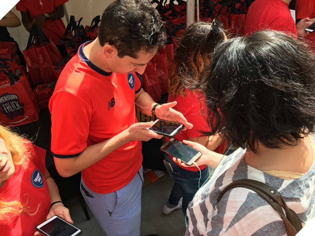 
Xếp hàng lấy đồ tương đối nhanh
