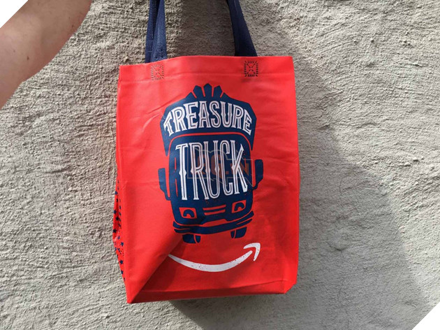 Không tin nổi 2017 rồi vẫn còn hàng trăm người xếp hàng mua máy SNES "cổ lỗ" như thế này đây