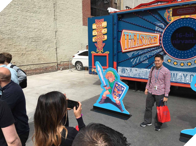 Không tin nổi 2017 rồi vẫn còn hàng trăm người xếp hàng mua máy SNES "cổ lỗ" như thế này đây