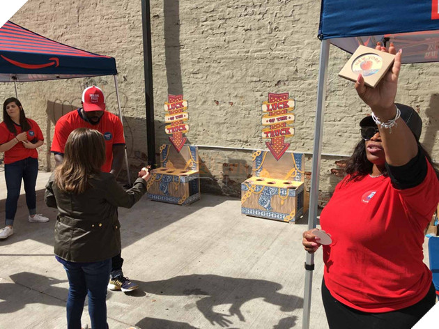 Không tin nổi 2017 rồi vẫn còn hàng trăm người xếp hàng mua máy SNES "cổ lỗ" như thế này đây