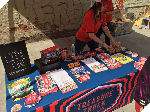 Không tin nổi 2017 rồi vẫn còn hàng trăm người xếp hàng mua máy SNES "cổ lỗ" như thế này đây