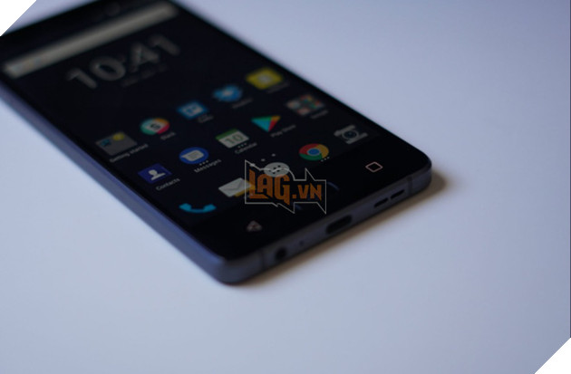 Ảnh thực tế BlackBerry Motion: chiếc smartphone thuần cảm ứng tiếp theo của BlackBerry 4