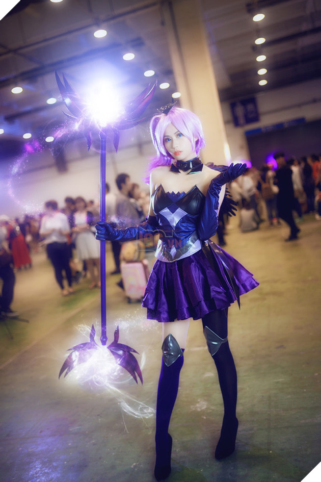 Cosplay Lux Thập Đại Nguyên Tố tuyệt đẹp dành cho fan Liên Minh Huyền Thoại