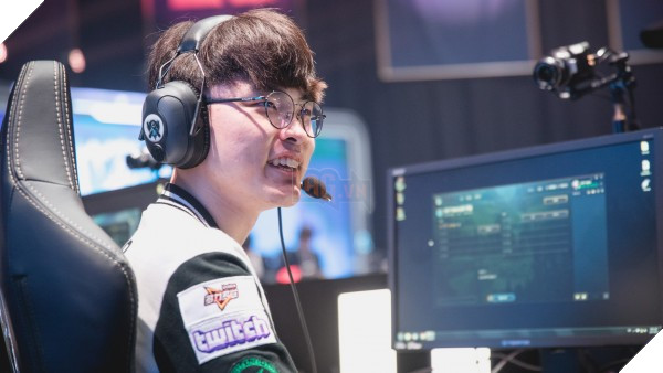 Faker: “Nếu như có cơ hội, tôi chắc chắn sẽ sử dụng trang phục SKT Ryze” 2