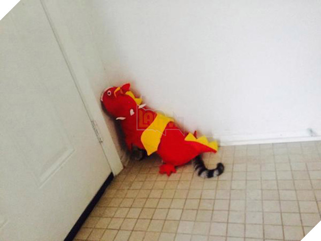 Vẻ mặt hậm hực của 19 boss khi bị con sen bắt cosplay như lũ ngớ ngẩn - Ảnh 37.