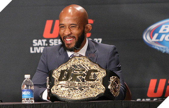 Đang là vô địch thế giới MMA, giờ anh chàng này trở thành... streamer PUBG vì quá yêu game