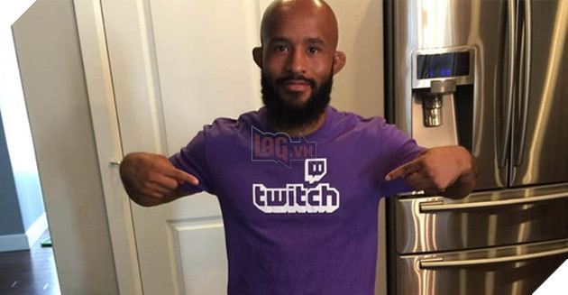 Đang là vô địch thế giới MMA, giờ anh chàng này trở thành... streamer PUBG vì quá yêu game