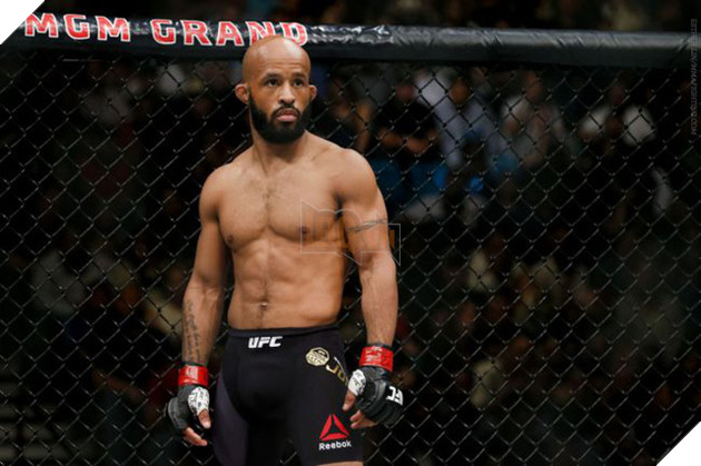 Đang là vô địch thế giới MMA, giờ anh chàng này trở thành... streamer PUBG vì quá yêu game