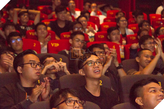 Không khí sôi động và hào hứng tại Viewing Party ở CGV Golden Plaza trước trận đối đầu của GAM vs LZ 11