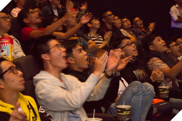 Không khí sôi động và hào hứng tại Viewing Party ở CGV Golden Plaza trước trận đối đầu của GAM vs LZ 13