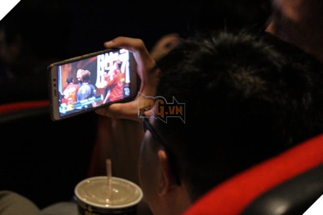 Không khí sôi động và hào hứng tại Viewing Party ở CGV Golden Plaza trước trận đối đầu của GAM vs LZ 10