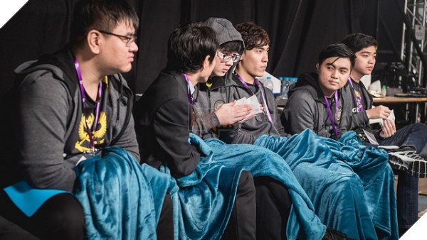  CKTG 2017 Cảm động trước tình cảm của người hâm mộ giành cho GIGABYTE Marines!!