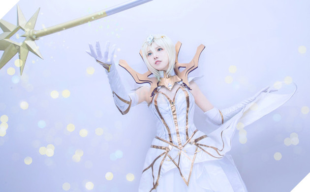 Xao xuyến với cosplay Lux Thập Đại Nguyên Tố cực đáng yêu trong Liên Minh Huyền Thoại 6