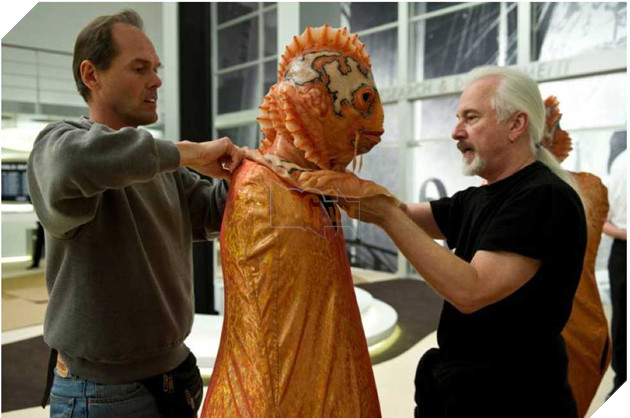 Chóng cả mặt với chuyện lương lậu tại Hollywood!