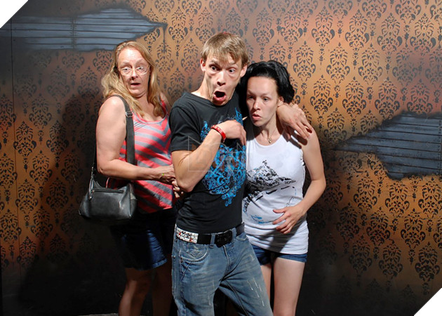 1001 biểu cảm xấu phát hờn của những người đã nhát gan còn thích đi nhà ma - Ảnh 13.